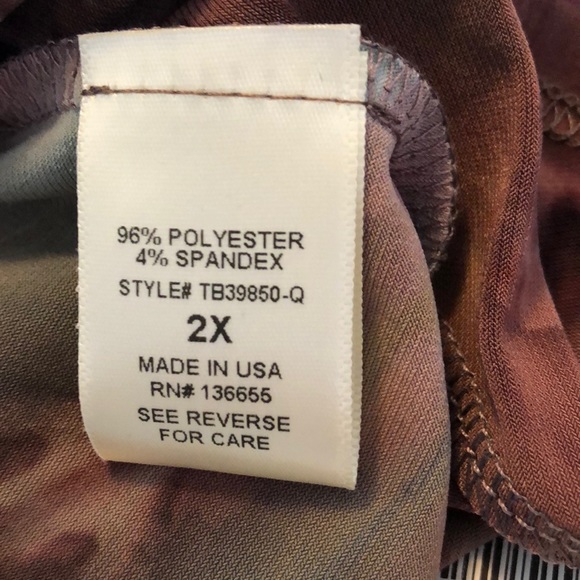 West Kei twist front top. NEW. - Picture 6 of 7